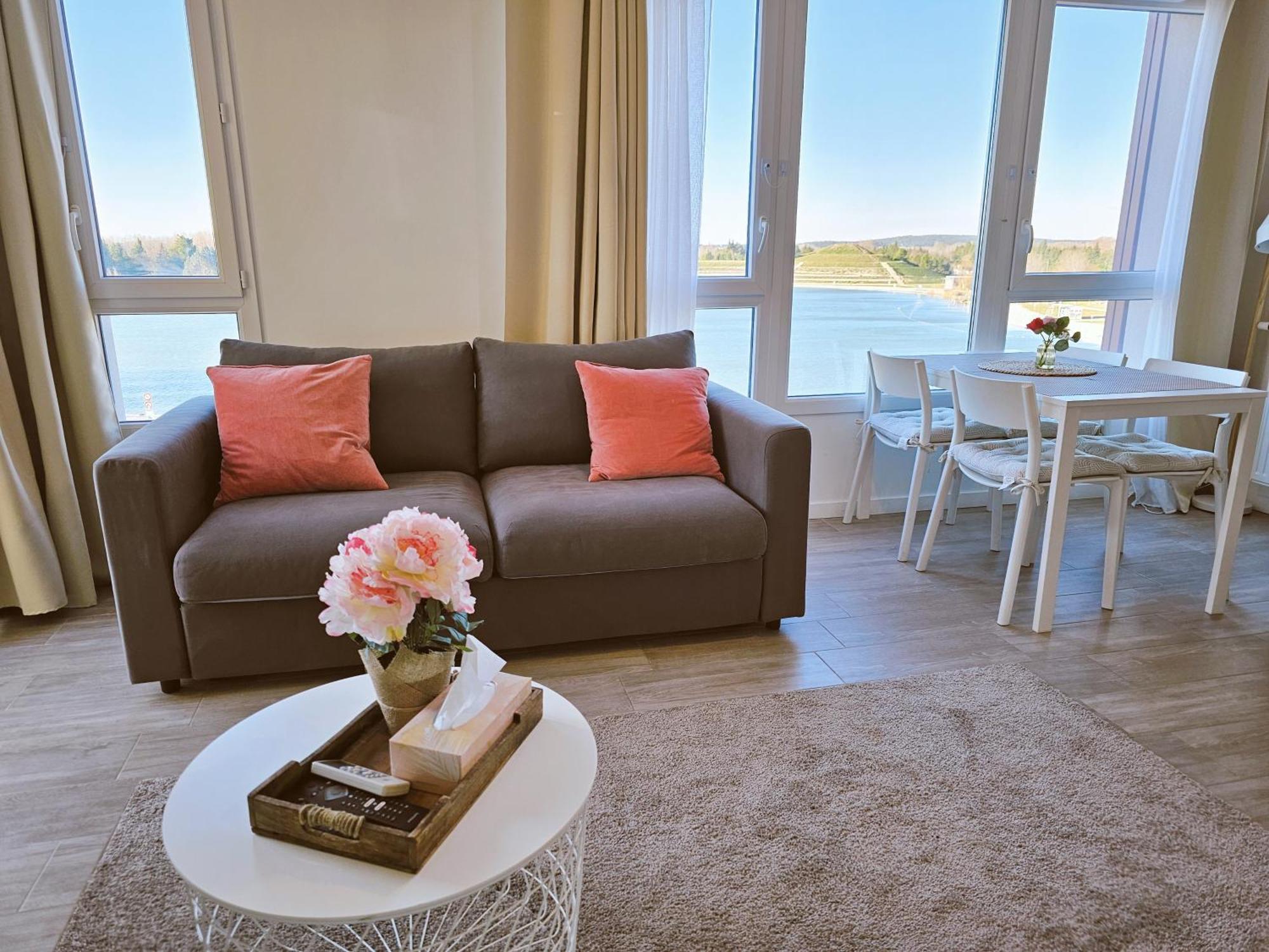 Lakeside Provence - Appartement Classe 4 Etoiles, Vue Sur Le Lac, Parking Sous-Sol, Double Clim Монтё Экстерьер фото